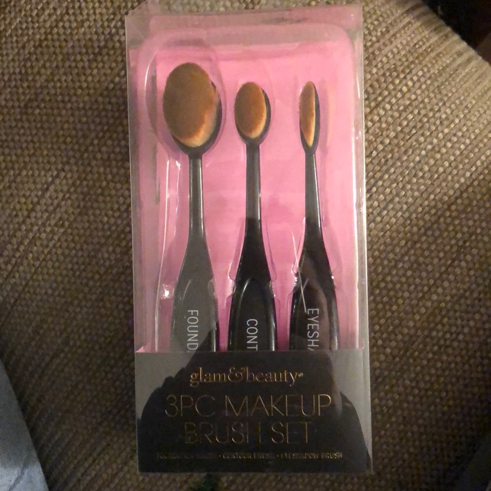 glam and beauty 3PC makeup brush set